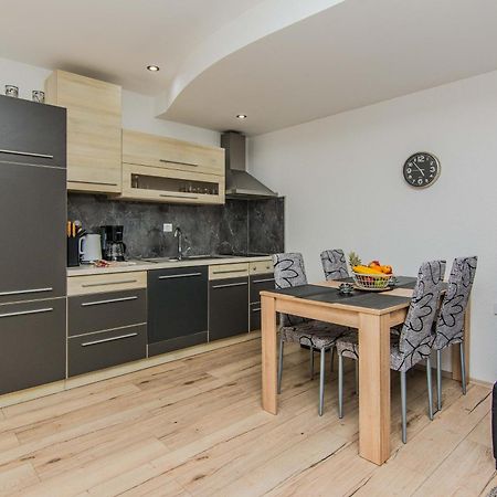 Apartmani Sanja Vir Buitenkant foto