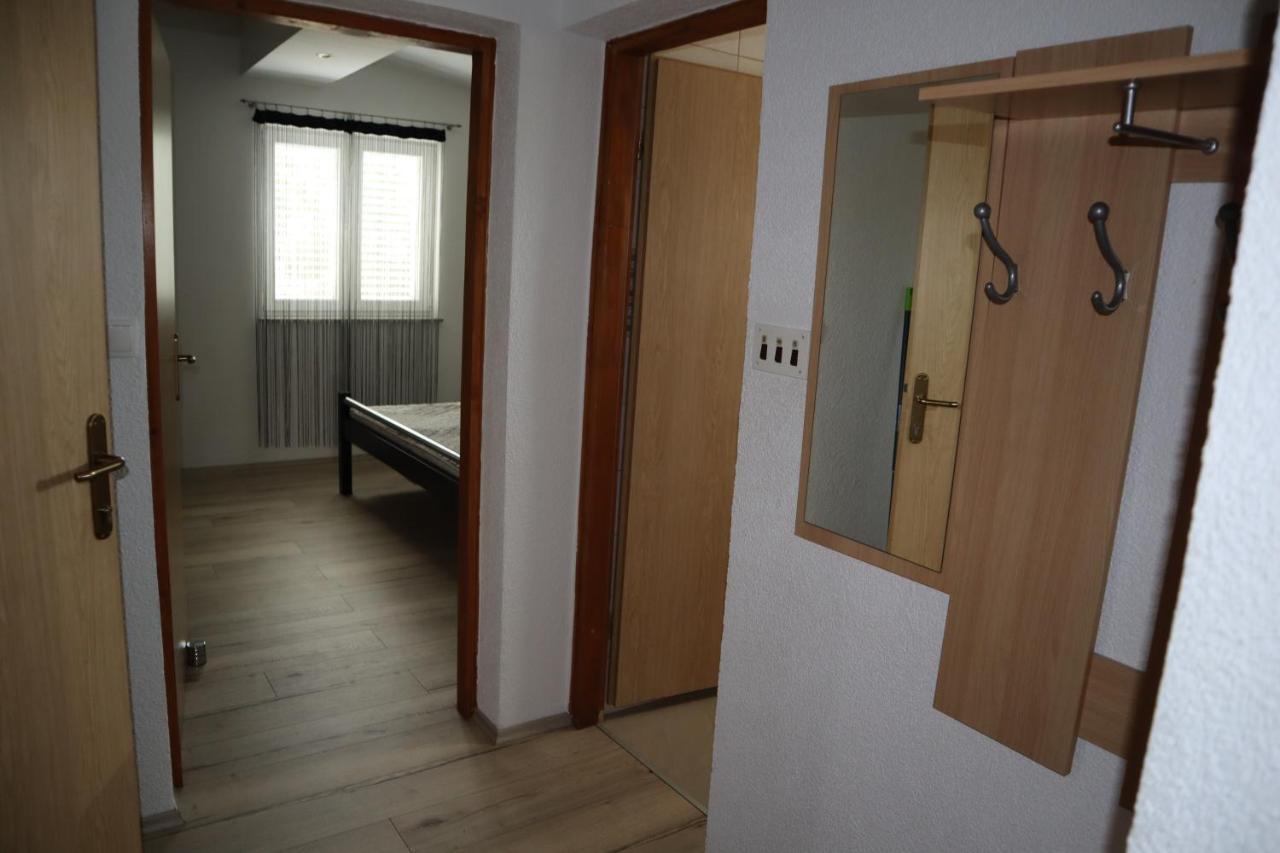 Apartmani Sanja Vir Buitenkant foto