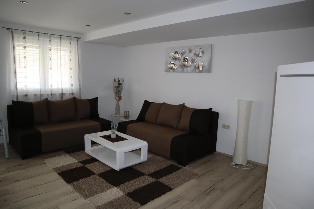 Apartmani Sanja Vir Buitenkant foto